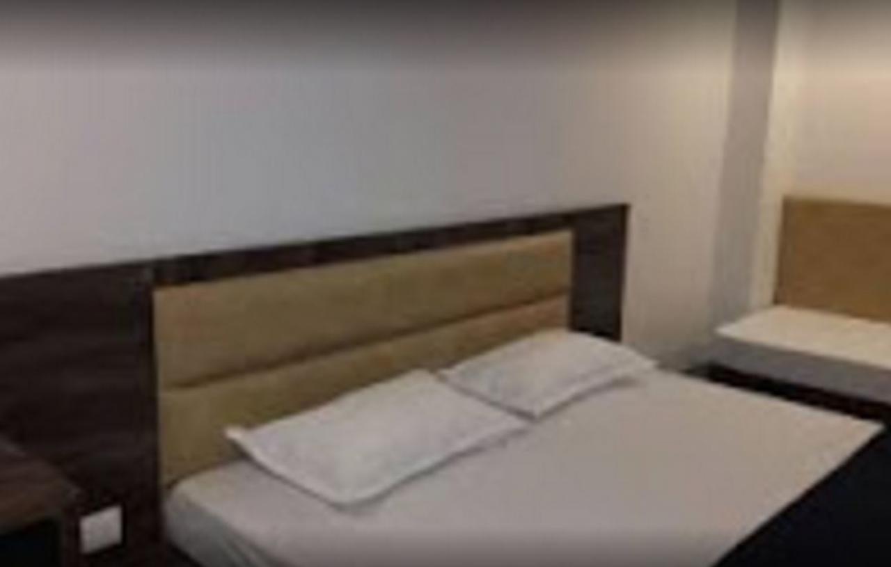 Hotel Shri Vardhan Ujjain Zewnętrze zdjęcie